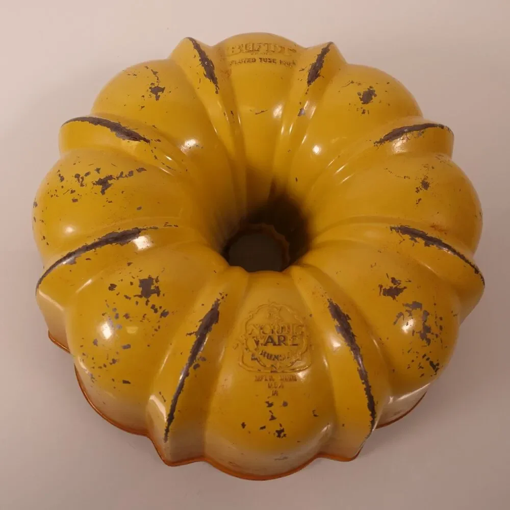 Vintage Bundt Brand Fluted Tube Pan Cake Baking Nordic Ware Yellow Heavy Duty